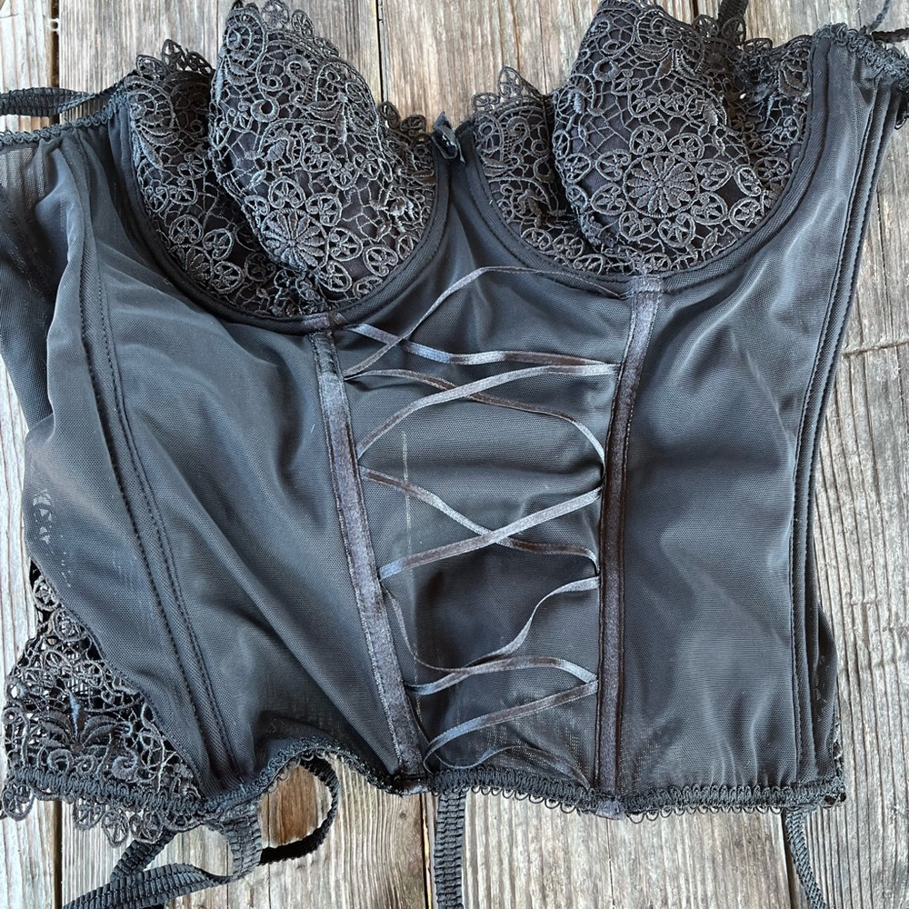 BLACK EMBROIDERED CORSET LILA, 36C